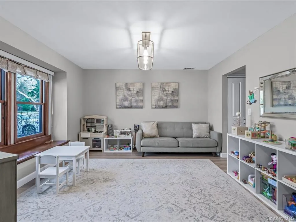 54 Hidden Ridge Drive, Oyster Bay, NY, 3 Bedrooms Bedrooms, 8 Rooms Rooms,2 BathroomsBathrooms,Residential Lease,For Rent,Hidden Ridge,0,974072 54 Hidden Ridge Drive, Oyster Bay, NY, 3 Bedrooms Bedrooms, 8 Rooms Rooms,2 BathroomsBathrooms,Residential Lease,For Rent,Hidden Ridge,0,974072