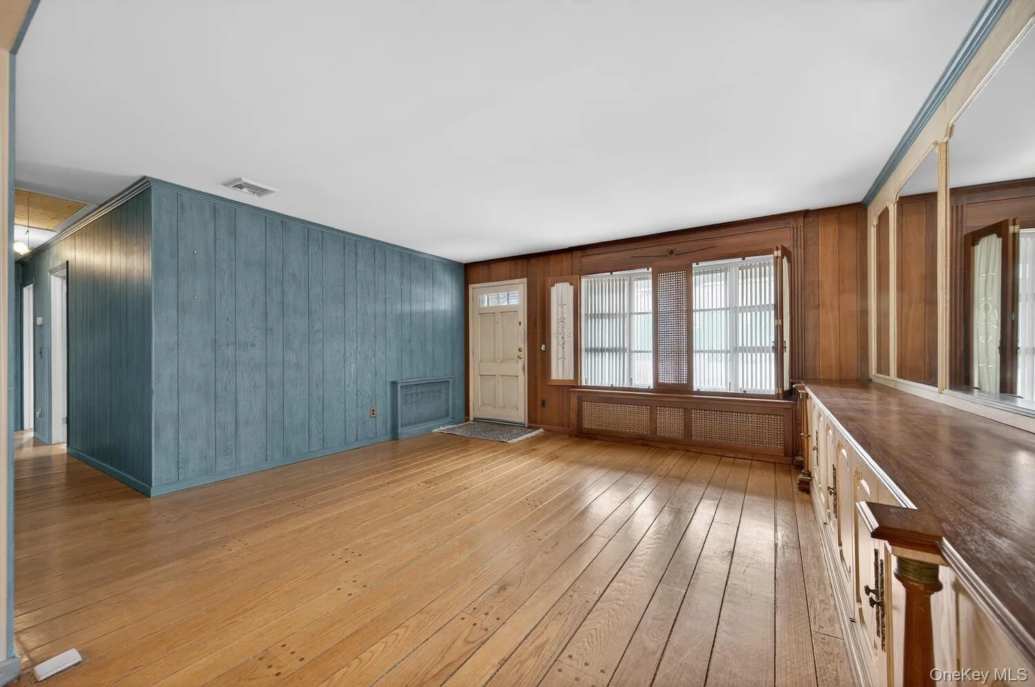 7 1st Avenue, Oyster Bay, NY, 3 Bedrooms Bedrooms, 7 Rooms Rooms,1 BathroomBathrooms,Residential,For Rent,1st,0,974080 7 1st Avenue, Oyster Bay, NY, 3 Bedrooms Bedrooms, 7 Rooms Rooms,1 BathroomBathrooms,Residential,For Rent,1st,0,974080