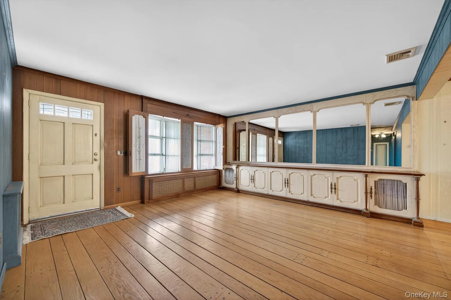 7 1st Avenue, Oyster Bay, NY, 3 Bedrooms Bedrooms, 7 Rooms Rooms,1 BathroomBathrooms,Residential,For Rent,1st,0,974080 7 1st Avenue, Oyster Bay, NY, 3 Bedrooms Bedrooms, 7 Rooms Rooms,1 BathroomBathrooms,Residential,For Rent,1st,0,974080