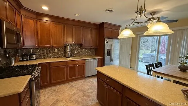 3 Flower Lane, Clarkstown, NY, 4 Bedrooms Bedrooms, 8 Rooms Rooms,2 BathroomsBathrooms,Residential Lease,For Rent,Flower,0,974085 3 Flower Lane, Clarkstown, NY, 4 Bedrooms Bedrooms, 8 Rooms Rooms,2 BathroomsBathrooms,Residential Lease,For Rent,Flower,0,974085