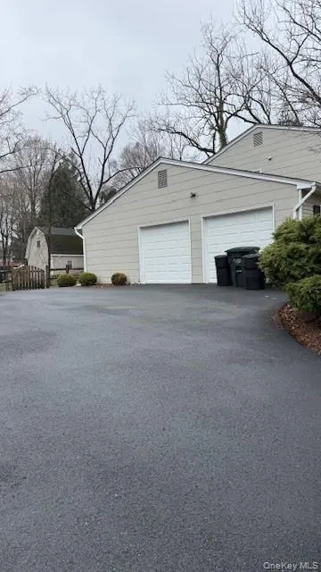 3 Flower Lane, Clarkstown, NY, 4 Bedrooms Bedrooms, 8 Rooms Rooms,2 BathroomsBathrooms,Residential Lease,For Rent,Flower,0,974085 3 Flower Lane, Clarkstown, NY, 4 Bedrooms Bedrooms, 8 Rooms Rooms,2 BathroomsBathrooms,Residential Lease,For Rent,Flower,0,974085