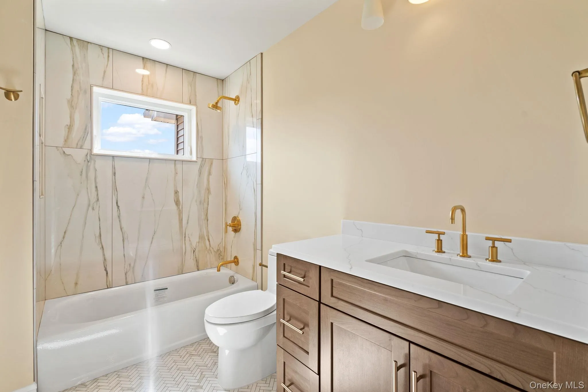 254 Hull Avenue, Plattekill, NY, 4 Bedrooms Bedrooms, 11 Rooms Rooms,2 BathroomsBathrooms,Residential,For Rent,Hull,0,974089 254 Hull Avenue, Plattekill, NY, 4 Bedrooms Bedrooms, 11 Rooms Rooms,2 BathroomsBathrooms,Residential,For Rent,Hull,0,974089
