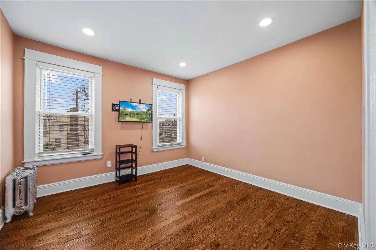 105-15 223rd Street, New York, NY, 3 Bedrooms Bedrooms, 7 Rooms Rooms,2 BathroomsBathrooms,Residential,For Rent,223rd,0,974109 105-15 223rd Street, New York, NY, 3 Bedrooms Bedrooms, 7 Rooms Rooms,2 BathroomsBathrooms,Residential,For Rent,223rd,0,974109
