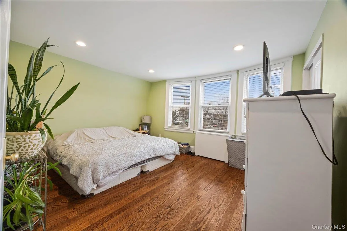 105-15 223rd Street, New York, NY, 3 Bedrooms Bedrooms, 7 Rooms Rooms,2 BathroomsBathrooms,Residential,For Rent,223rd,0,974109 105-15 223rd Street, New York, NY, 3 Bedrooms Bedrooms, 7 Rooms Rooms,2 BathroomsBathrooms,Residential,For Rent,223rd,0,974109