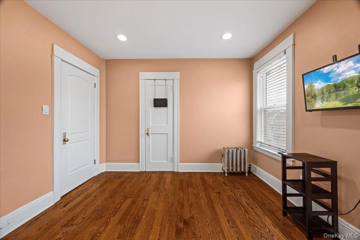 105-15 223rd Street, New York, NY, 3 Bedrooms Bedrooms, 7 Rooms Rooms,2 BathroomsBathrooms,Residential,For Rent,223rd,0,974109 105-15 223rd Street, New York, NY, 3 Bedrooms Bedrooms, 7 Rooms Rooms,2 BathroomsBathrooms,Residential,For Rent,223rd,0,974109