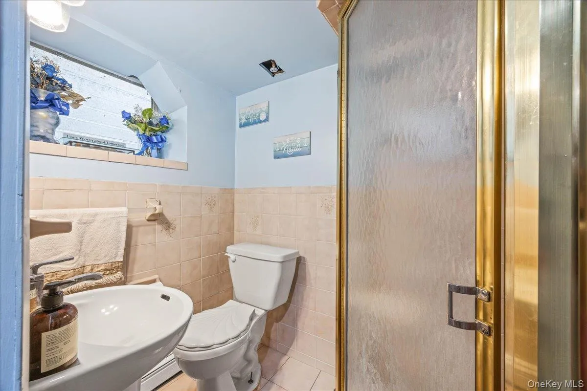 105-15 223rd Street, New York, NY, 3 Bedrooms Bedrooms, 7 Rooms Rooms,2 BathroomsBathrooms,Residential,For Rent,223rd,0,974109 105-15 223rd Street, New York, NY, 3 Bedrooms Bedrooms, 7 Rooms Rooms,2 BathroomsBathrooms,Residential,For Rent,223rd,0,974109