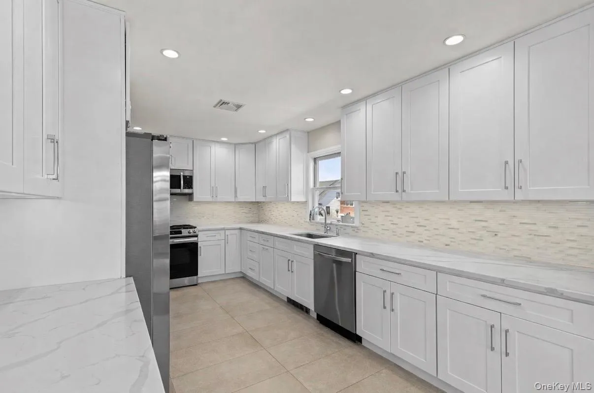 175 Roosevelt Boulevard, Long Beach, NY, 3 Bedrooms Bedrooms, 6 Rooms Rooms,2 BathroomsBathrooms,Residential Lease,For Rent,Roosevelt,0,974118 175 Roosevelt Boulevard, Long Beach, NY, 3 Bedrooms Bedrooms, 6 Rooms Rooms,2 BathroomsBathrooms,Residential Lease,For Rent,Roosevelt,0,974118