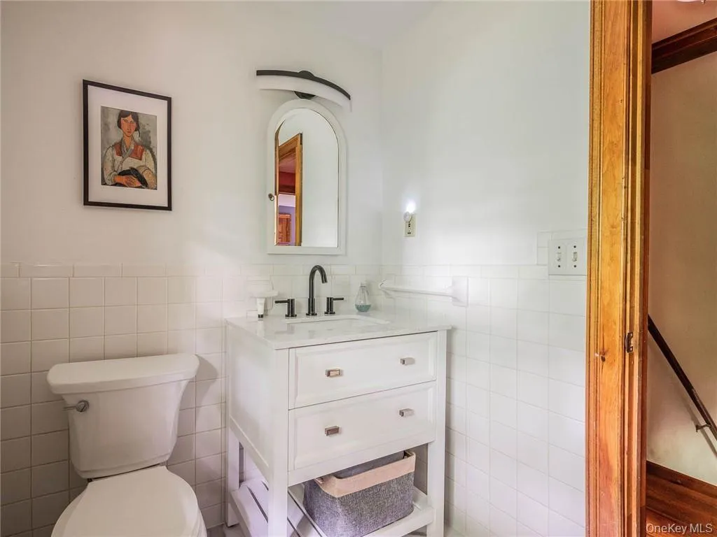 2nd Floor Shared Bath 2nd Floor Shared Bath