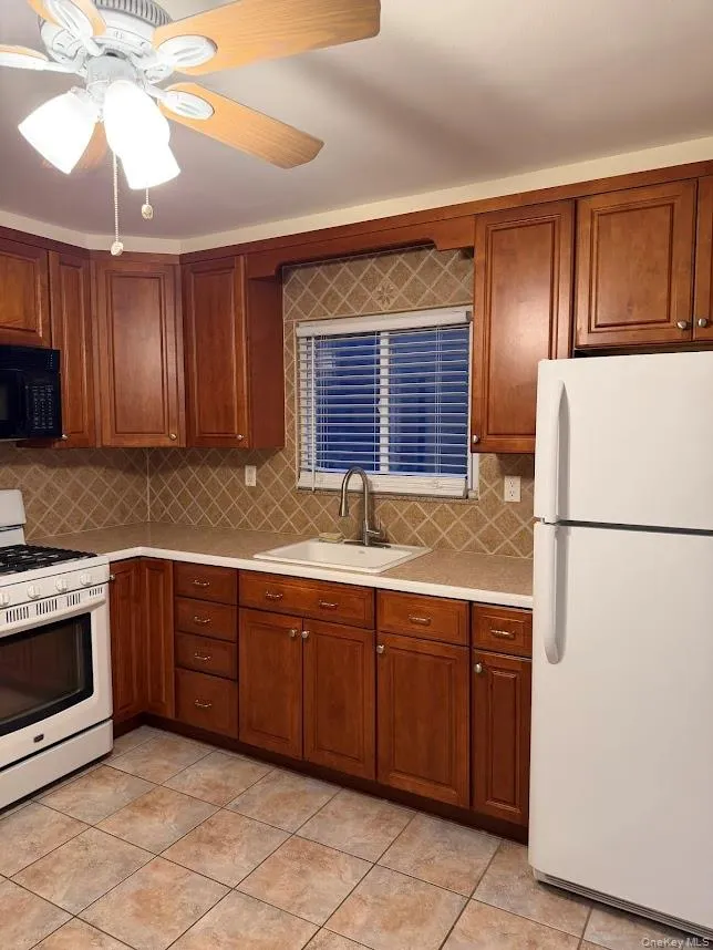 14728 22nd Avenue, New York, NY, 3 Bedrooms Bedrooms, 7 Rooms Rooms,1 BathroomBathrooms,Residential Lease,For Rent,22nd,0,974140 14728 22nd Avenue, New York, NY, 3 Bedrooms Bedrooms, 7 Rooms Rooms,1 BathroomBathrooms,Residential Lease,For Rent,22nd,0,974140