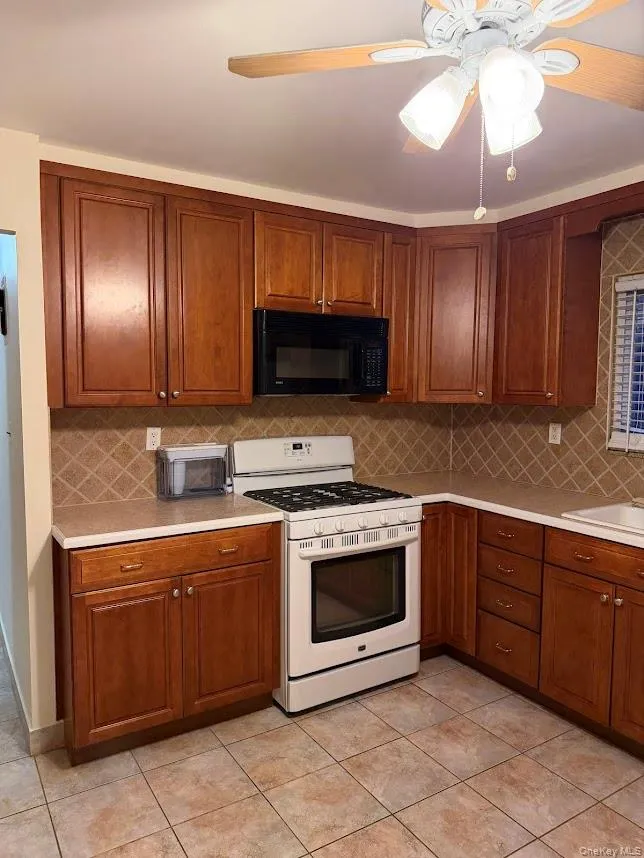 14728 22nd Avenue, New York, NY, 3 Bedrooms Bedrooms, 7 Rooms Rooms,1 BathroomBathrooms,Residential Lease,For Rent,22nd,0,974140 14728 22nd Avenue, New York, NY, 3 Bedrooms Bedrooms, 7 Rooms Rooms,1 BathroomBathrooms,Residential Lease,For Rent,22nd,0,974140