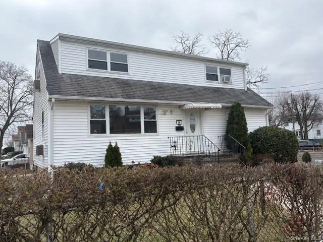 16 July Avenue, Oyster Bay, NY, 2 Bedrooms Bedrooms, 4 Rooms Rooms,1 BathroomBathrooms,Residential Lease,For Rent,July,0,974152 16 July Avenue, Oyster Bay, NY, 2 Bedrooms Bedrooms, 4 Rooms Rooms,1 BathroomBathrooms,Residential Lease,For Rent,July,0,974152