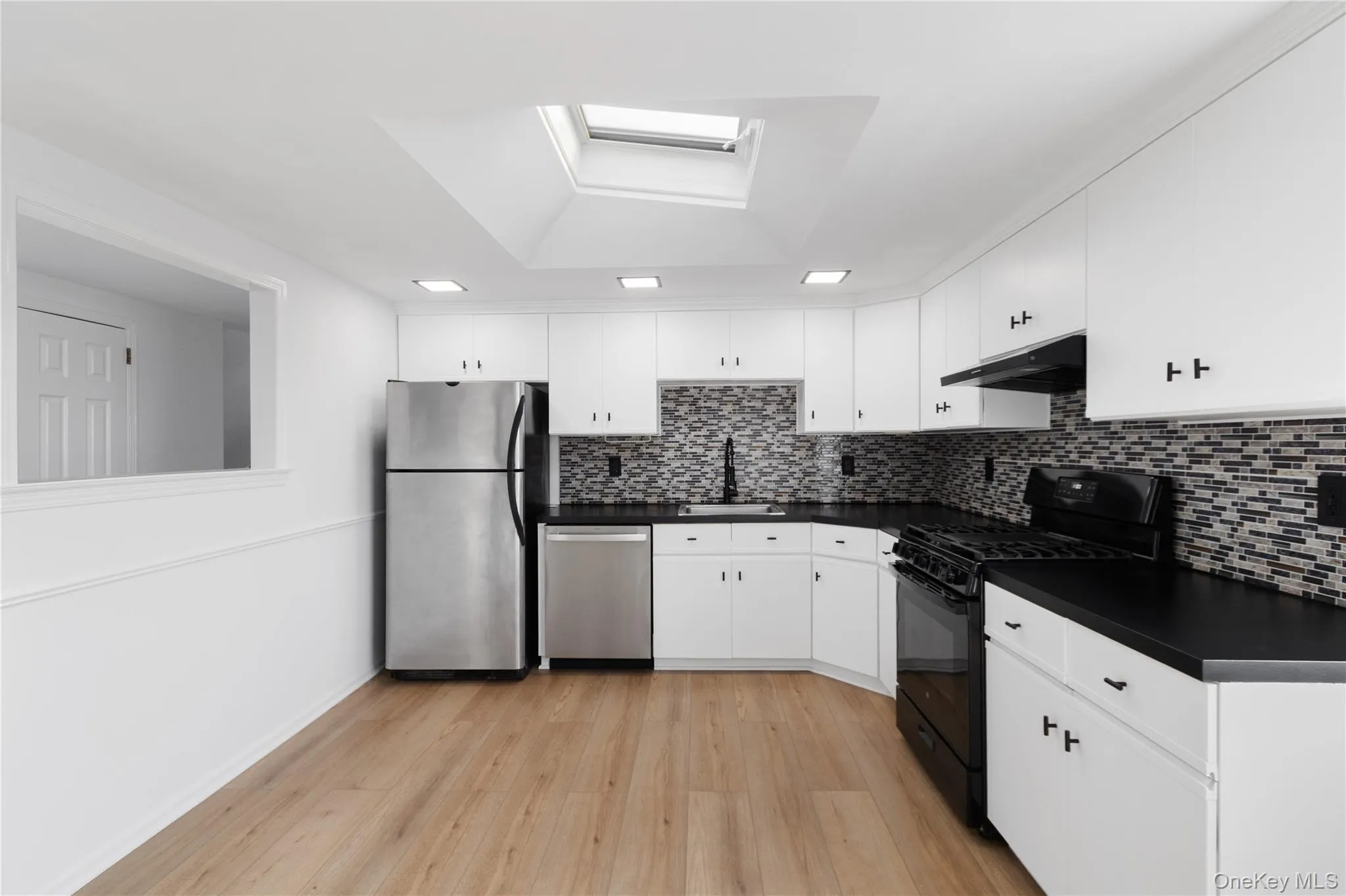 45 Wolfle Street, Glen Cove, NY, 2 Bedrooms Bedrooms, 5 Rooms Rooms,1 BathroomBathrooms,Residential Lease,For Rent,Wolfle,0,974178 45 Wolfle Street, Glen Cove, NY, 2 Bedrooms Bedrooms, 5 Rooms Rooms,1 BathroomBathrooms,Residential Lease,For Rent,Wolfle,0,974178