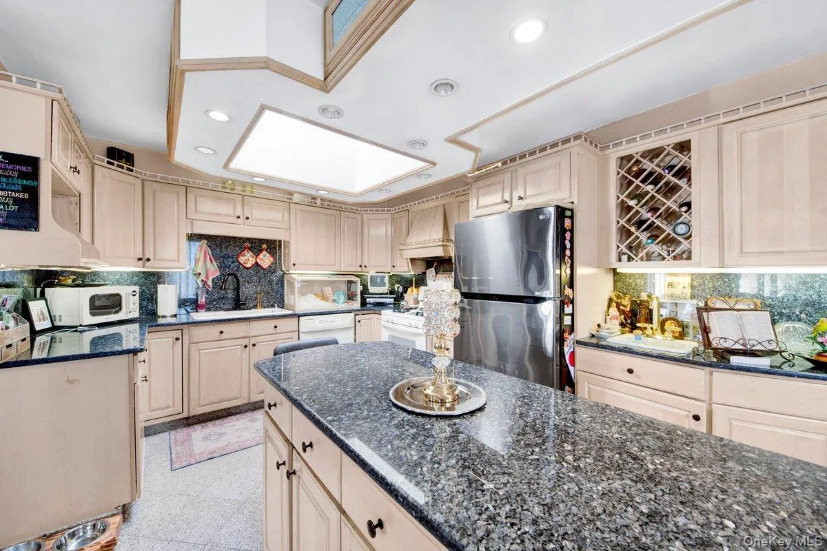 3252 Waterbury Avenue, New York, NY, 4 Bedrooms Bedrooms, 10 Rooms Rooms,3 BathroomsBathrooms,Residential,For Rent,Waterbury,0,974181 3252 Waterbury Avenue, New York, NY, 4 Bedrooms Bedrooms, 10 Rooms Rooms,3 BathroomsBathrooms,Residential,For Rent,Waterbury,0,974181