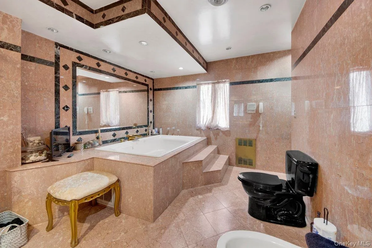 3252 Waterbury Avenue, New York, NY, 4 Bedrooms Bedrooms, 10 Rooms Rooms,3 BathroomsBathrooms,Residential,For Rent,Waterbury,0,974181 3252 Waterbury Avenue, New York, NY, 4 Bedrooms Bedrooms, 10 Rooms Rooms,3 BathroomsBathrooms,Residential,For Rent,Waterbury,0,974181