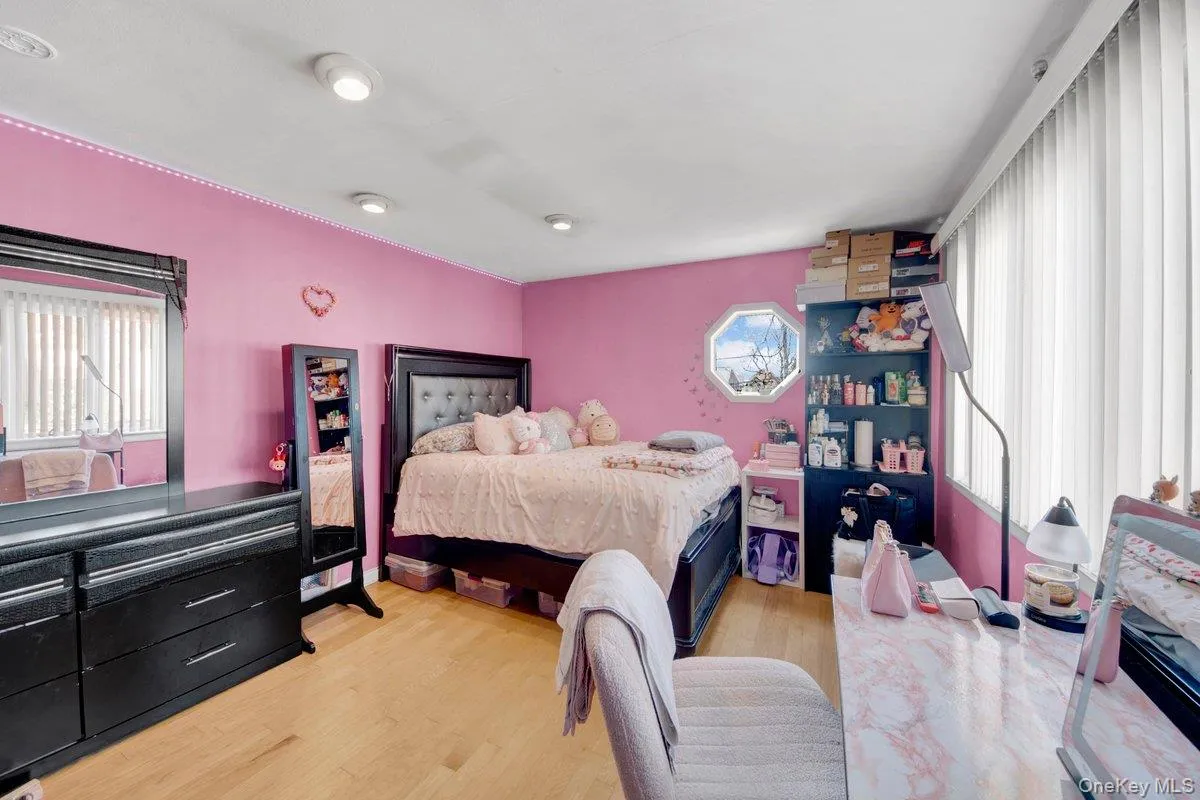 3252 Waterbury Avenue, New York, NY, 4 Bedrooms Bedrooms, 10 Rooms Rooms,3 BathroomsBathrooms,Residential,For Rent,Waterbury,0,974181 3252 Waterbury Avenue, New York, NY, 4 Bedrooms Bedrooms, 10 Rooms Rooms,3 BathroomsBathrooms,Residential,For Rent,Waterbury,0,974181