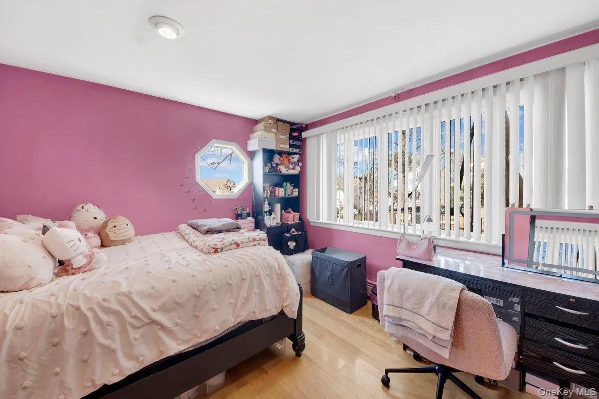 3252 Waterbury Avenue, New York, NY, 4 Bedrooms Bedrooms, 10 Rooms Rooms,3 BathroomsBathrooms,Residential,For Rent,Waterbury,0,974181 3252 Waterbury Avenue, New York, NY, 4 Bedrooms Bedrooms, 10 Rooms Rooms,3 BathroomsBathrooms,Residential,For Rent,Waterbury,0,974181