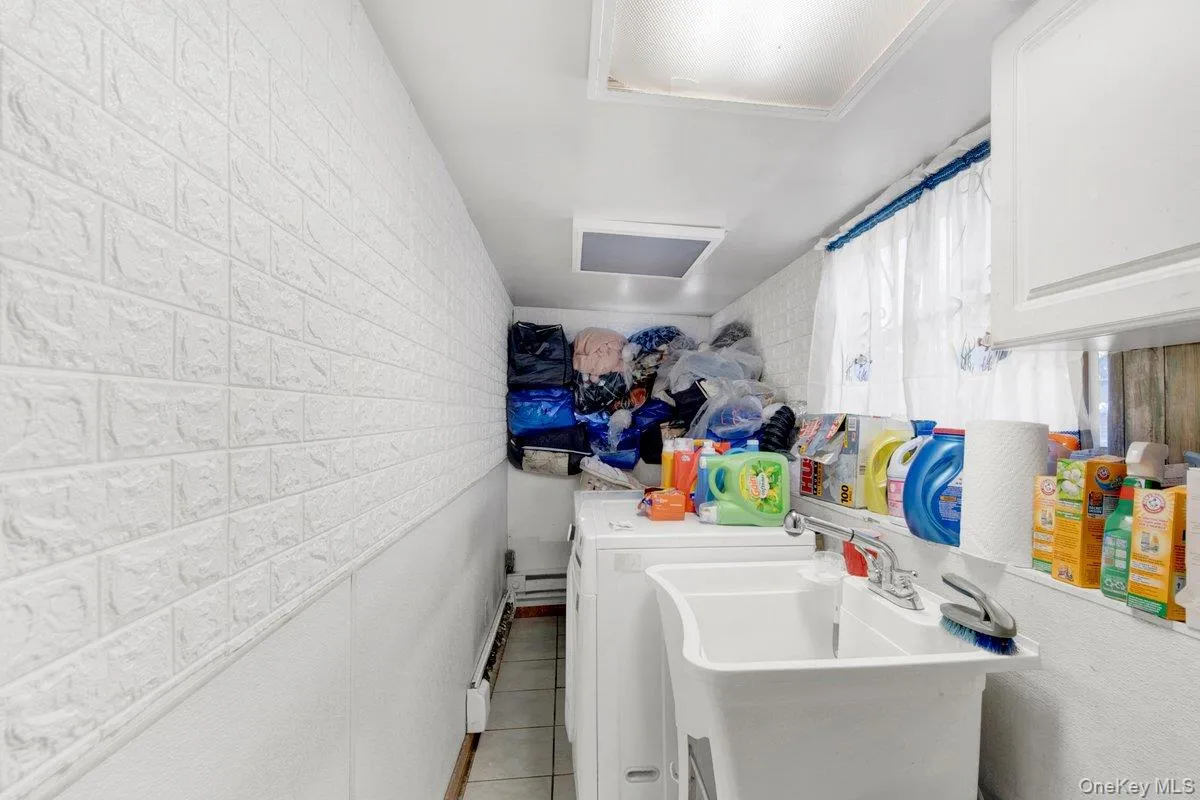 3252 Waterbury Avenue, New York, NY, 4 Bedrooms Bedrooms, 10 Rooms Rooms,3 BathroomsBathrooms,Residential,For Rent,Waterbury,0,974181 3252 Waterbury Avenue, New York, NY, 4 Bedrooms Bedrooms, 10 Rooms Rooms,3 BathroomsBathrooms,Residential,For Rent,Waterbury,0,974181