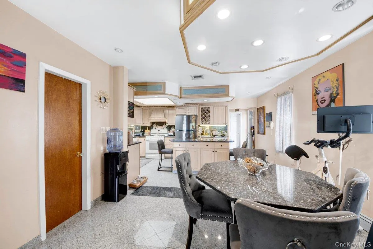 3252 Waterbury Avenue, New York, NY, 4 Bedrooms Bedrooms, 10 Rooms Rooms,3 BathroomsBathrooms,Residential,For Rent,Waterbury,0,974181 3252 Waterbury Avenue, New York, NY, 4 Bedrooms Bedrooms, 10 Rooms Rooms,3 BathroomsBathrooms,Residential,For Rent,Waterbury,0,974181