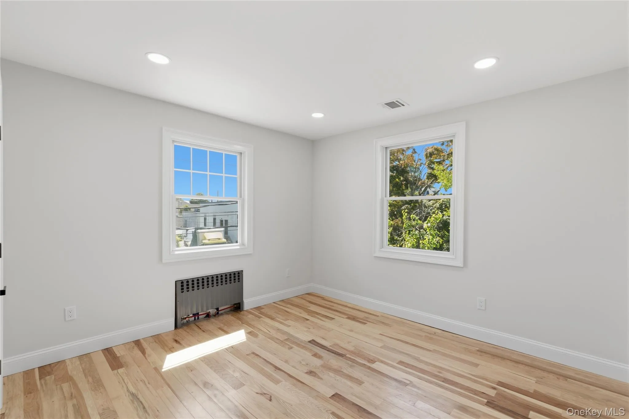 1 Alvin Street, Glen Cove, NY, 2 Bedrooms Bedrooms, 6 Rooms Rooms,1 BathroomBathrooms,Residential Lease,For Rent,Alvin,0,974182 1 Alvin Street, Glen Cove, NY, 2 Bedrooms Bedrooms, 6 Rooms Rooms,1 BathroomBathrooms,Residential Lease,For Rent,Alvin,0,974182