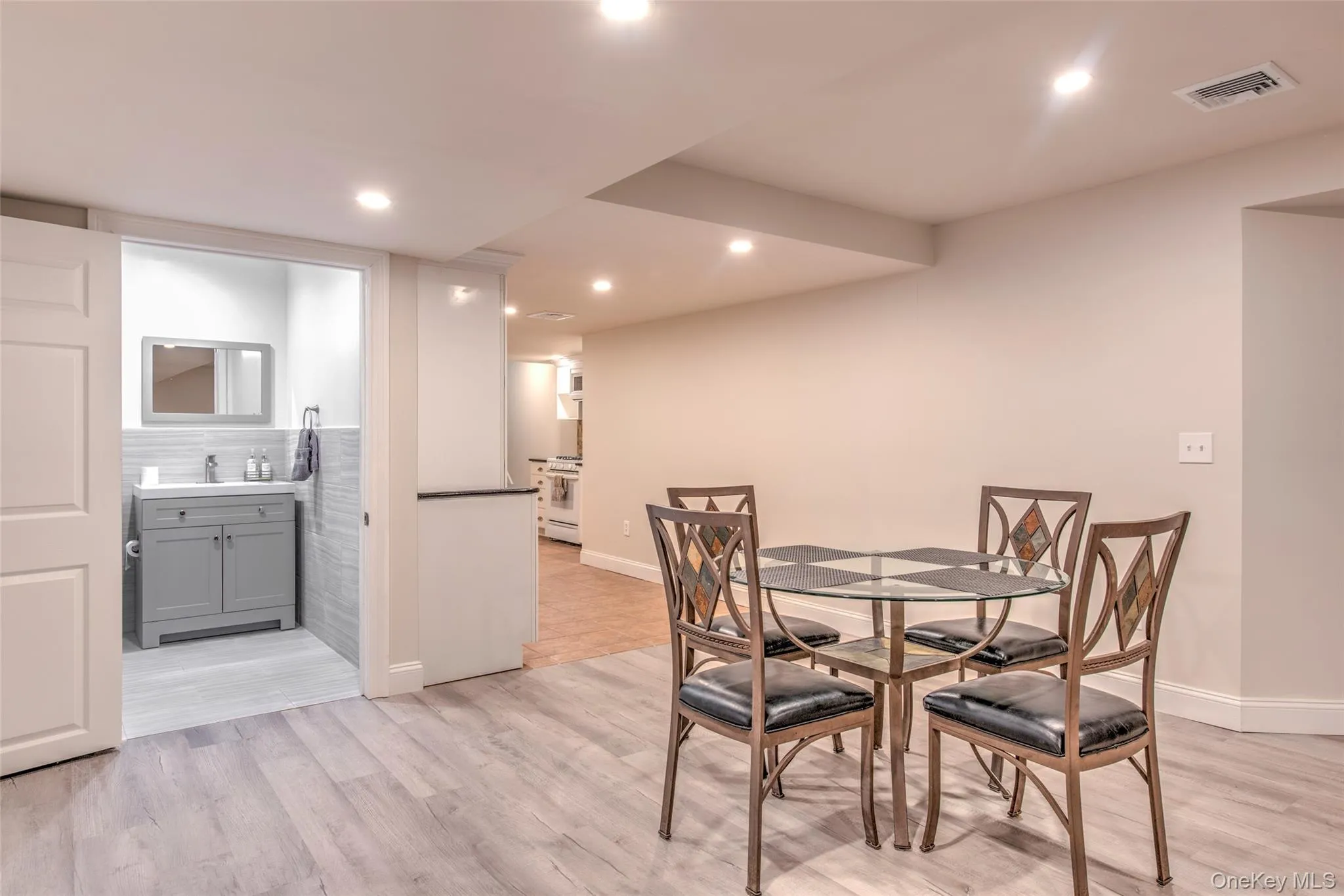17 Cobbler Lane, Brookhaven, NY, 2 Bedrooms Bedrooms, 5 Rooms Rooms,1 BathroomBathrooms,Residential Lease,For Rent,Cobbler,0,974186 17 Cobbler Lane, Brookhaven, NY, 2 Bedrooms Bedrooms, 5 Rooms Rooms,1 BathroomBathrooms,Residential Lease,For Rent,Cobbler,0,974186