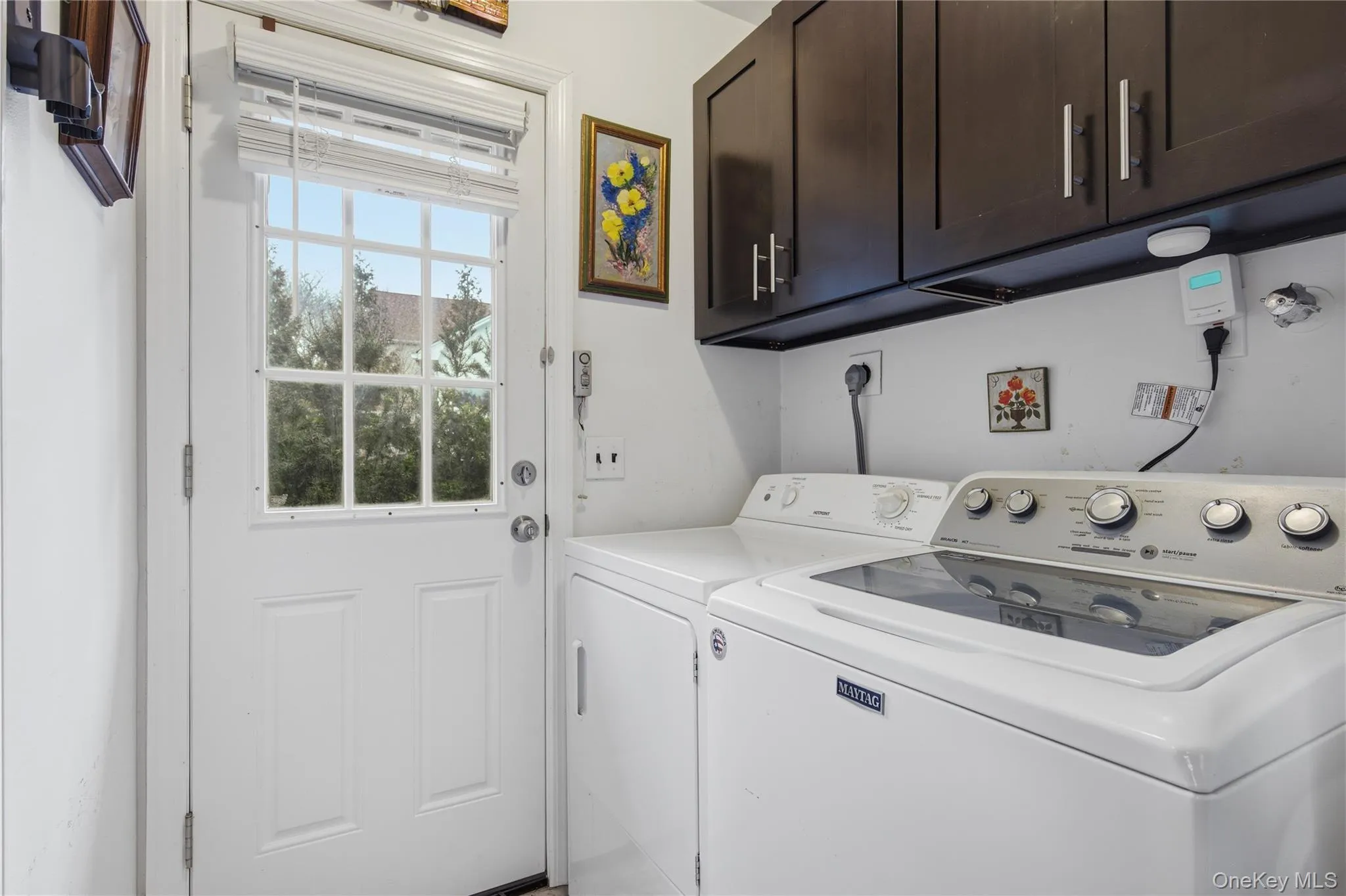 5 Argonne W Road, Southampton, New York 11946