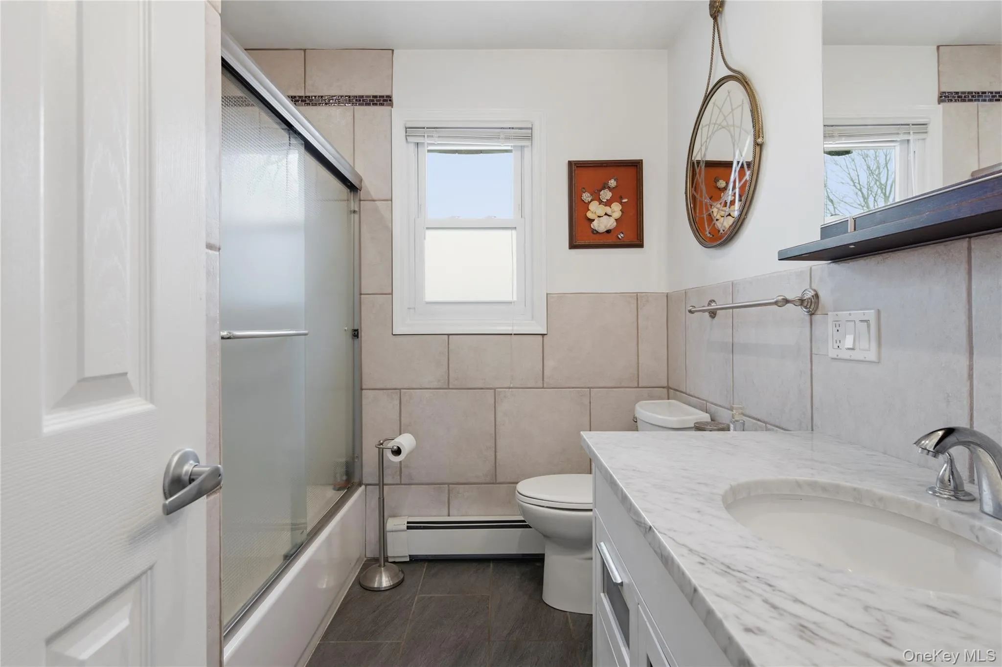5 Argonne W Road, Southampton, New York 11946
