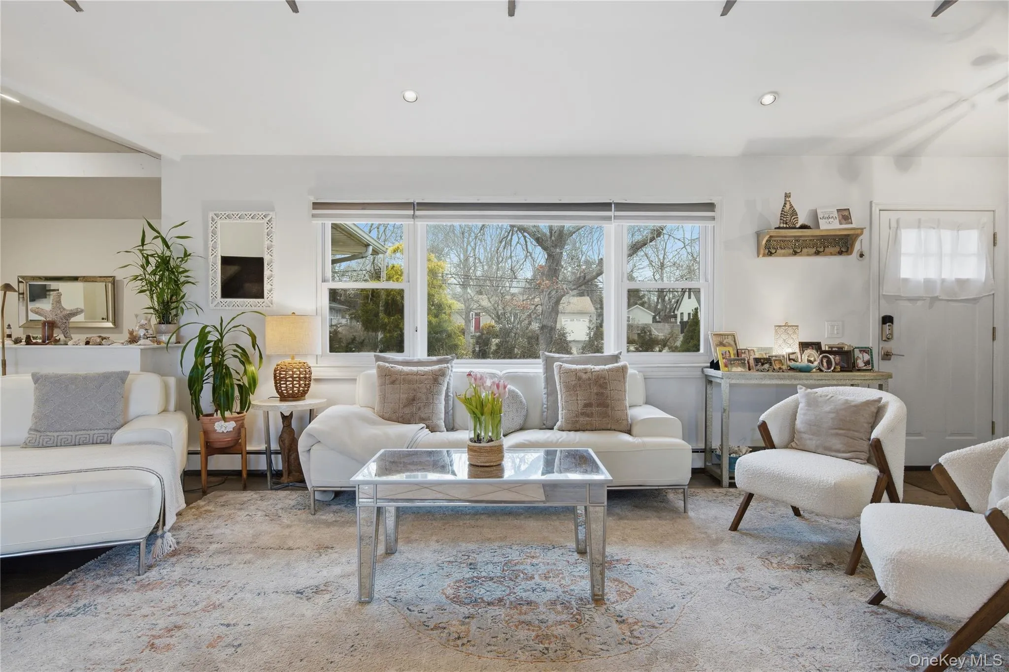 5 Argonne W Road, Southampton, New York 11946