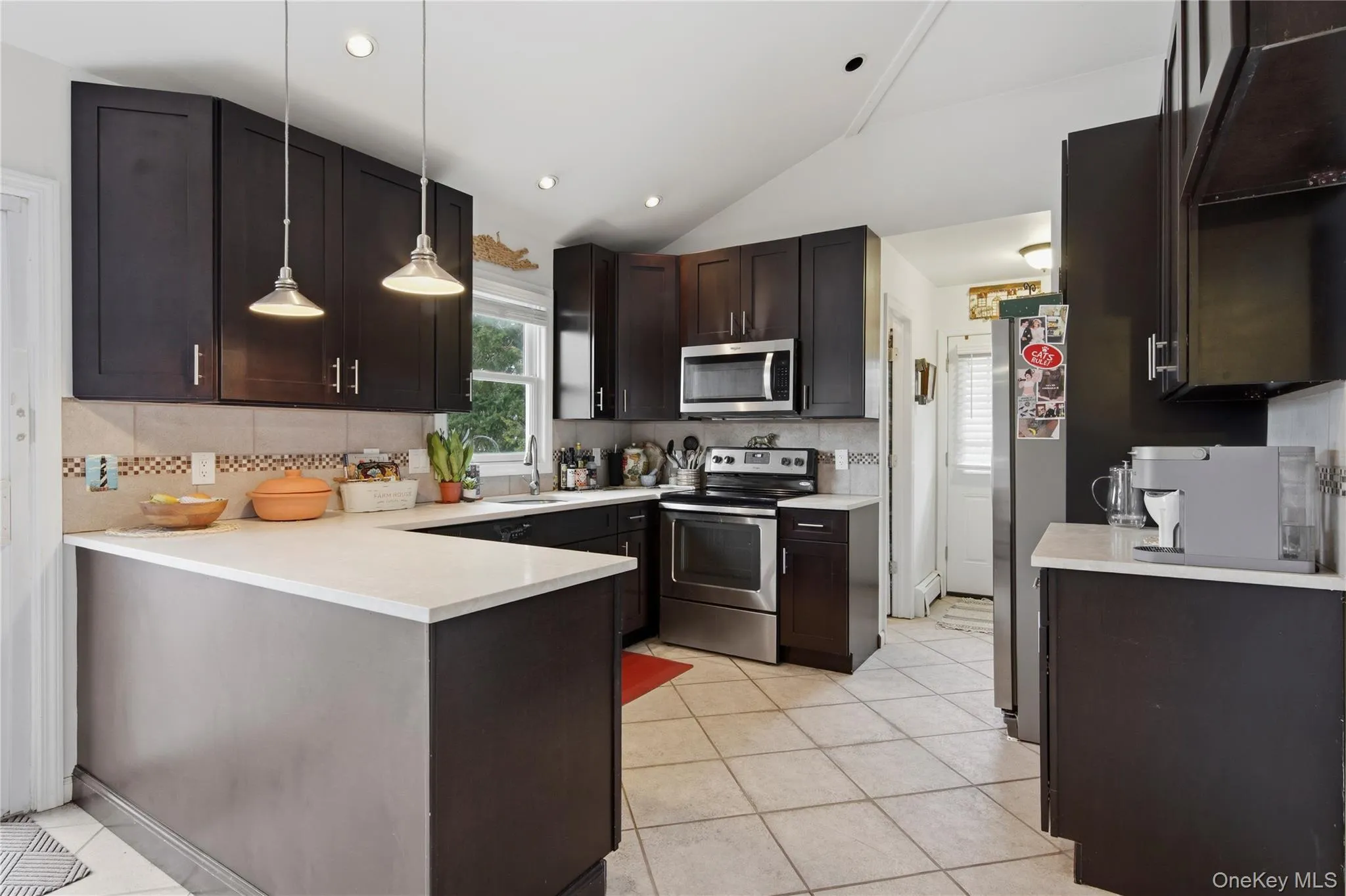 5 Argonne W Road, Southampton, New York 11946