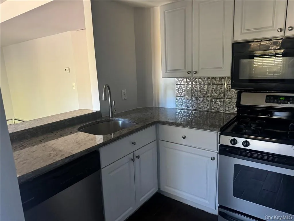 1 Lexington Hill, Monroe, NY, 2 Bedrooms Bedrooms, 7 Rooms Rooms,2 BathroomsBathrooms,Residential Lease,For Rent,Lexington,0,974218 1 Lexington Hill, Monroe, NY, 2 Bedrooms Bedrooms, 7 Rooms Rooms,2 BathroomsBathrooms,Residential Lease,For Rent,Lexington,0,974218