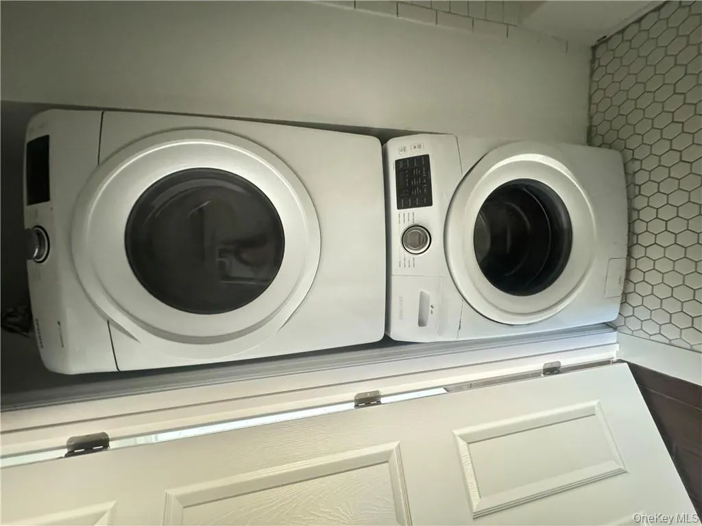 1 Lexington Hill, Monroe, NY, 2 Bedrooms Bedrooms, 7 Rooms Rooms,2 BathroomsBathrooms,Residential Lease,For Rent,Lexington,0,974218 1 Lexington Hill, Monroe, NY, 2 Bedrooms Bedrooms, 7 Rooms Rooms,2 BathroomsBathrooms,Residential Lease,For Rent,Lexington,0,974218