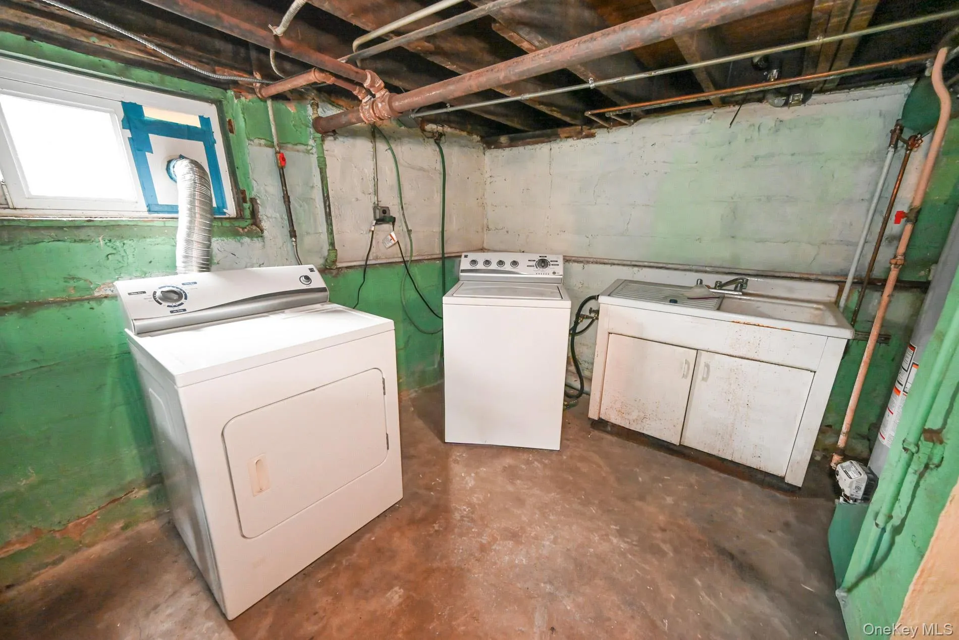 7025 71st Place, New York, NY, 3 Bedrooms Bedrooms, 7 Rooms Rooms,1 BathroomBathrooms,Residential,For Rent,71st,0,974223 7025 71st Place, New York, NY, 3 Bedrooms Bedrooms, 7 Rooms Rooms,1 BathroomBathrooms,Residential,For Rent,71st,0,974223