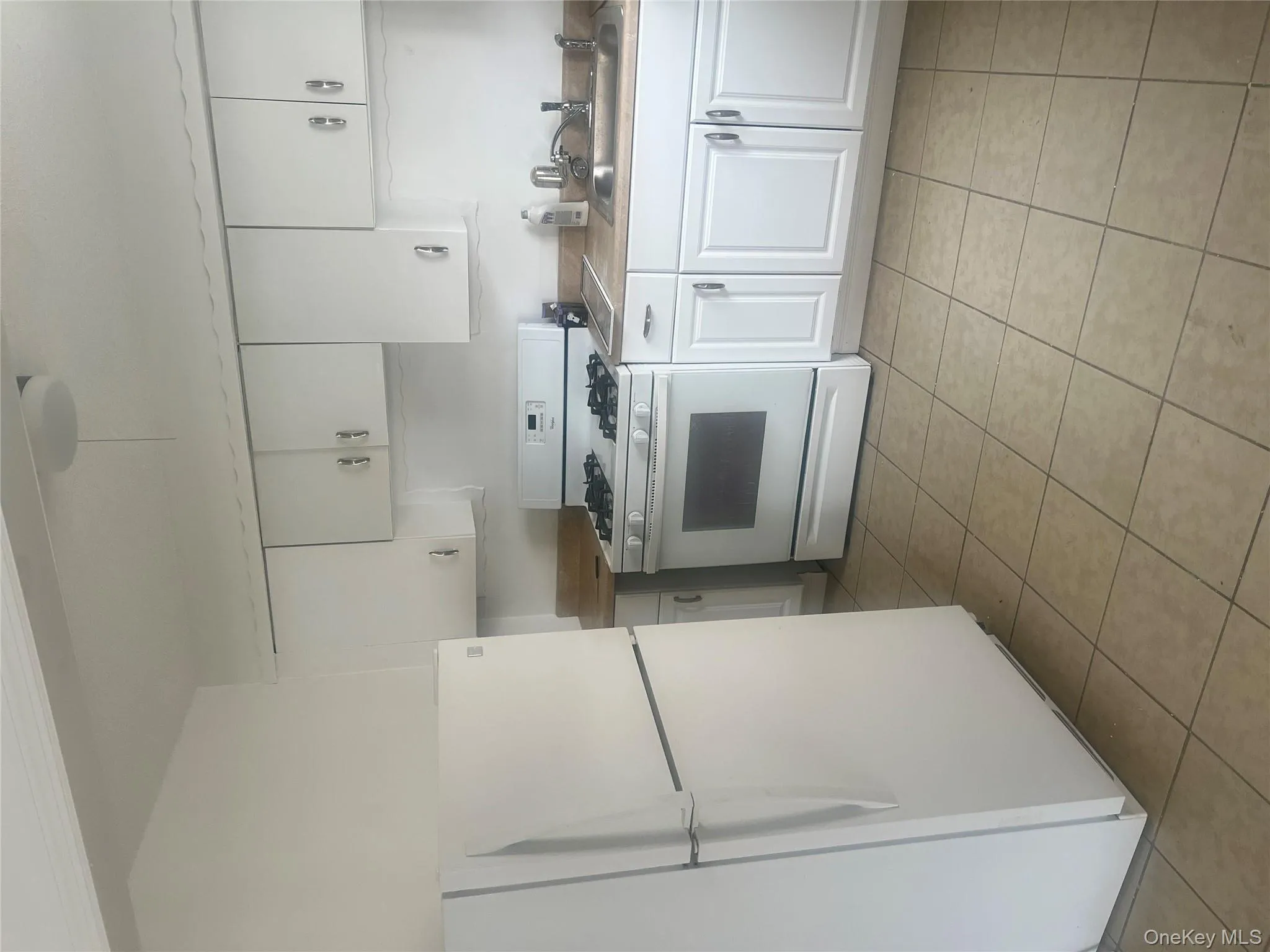 1411 Chandler Street, New York, NY, 1 Bedroom Bedrooms, 1 Room Rooms,1 BathroomBathrooms,Residential Lease,For Rent,Chandler,0,974255 1411 Chandler Street, New York, NY, 1 Bedroom Bedrooms, 1 Room Rooms,1 BathroomBathrooms,Residential Lease,For Rent,Chandler,0,974255