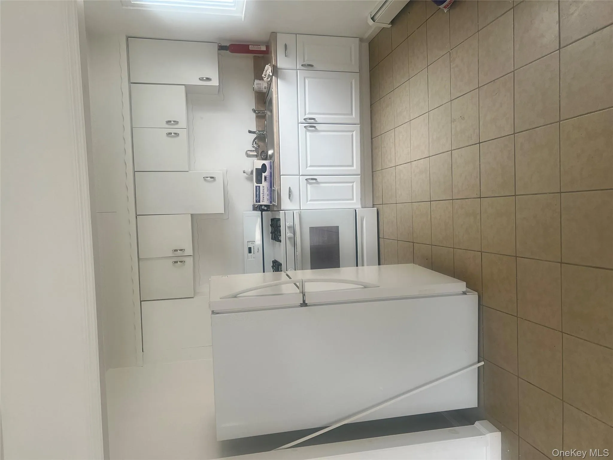 1411 Chandler Street, New York, NY, 1 Bedroom Bedrooms, 1 Room Rooms,1 BathroomBathrooms,Residential Lease,For Rent,Chandler,0,974255 1411 Chandler Street, New York, NY, 1 Bedroom Bedrooms, 1 Room Rooms,1 BathroomBathrooms,Residential Lease,For Rent,Chandler,0,974255