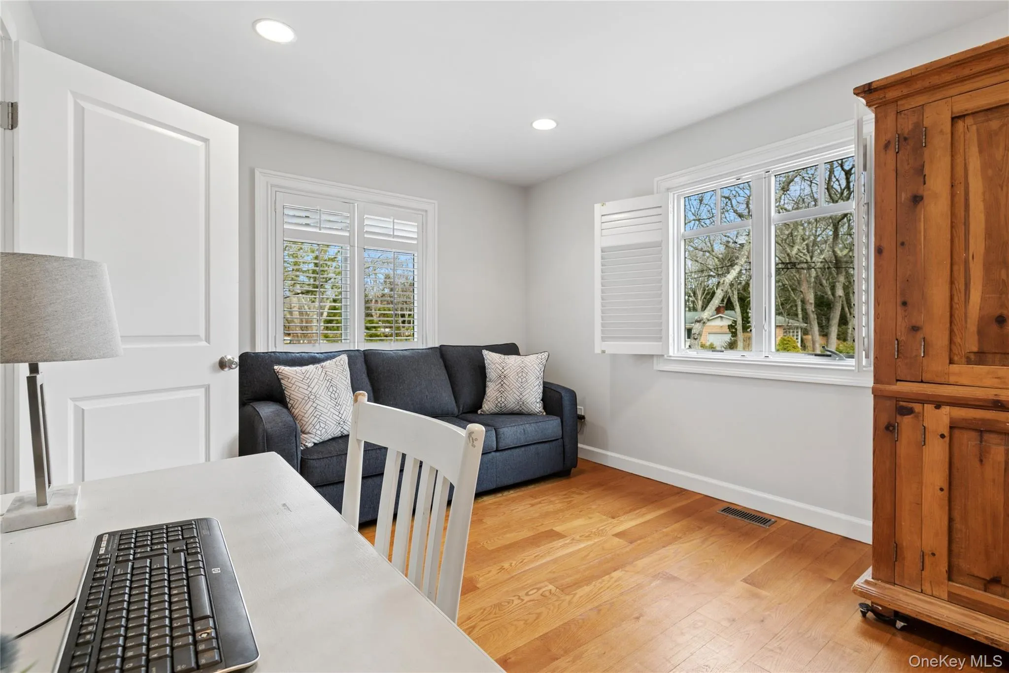 10 Foxboro Road, Southampton, NY, 4 Bedrooms Bedrooms, 11 Rooms Rooms,2 BathroomsBathrooms,Residential Lease,For Rent,Foxboro,0,974265 10 Foxboro Road, Southampton, NY, 4 Bedrooms Bedrooms, 11 Rooms Rooms,2 BathroomsBathrooms,Residential Lease,For Rent,Foxboro,0,974265