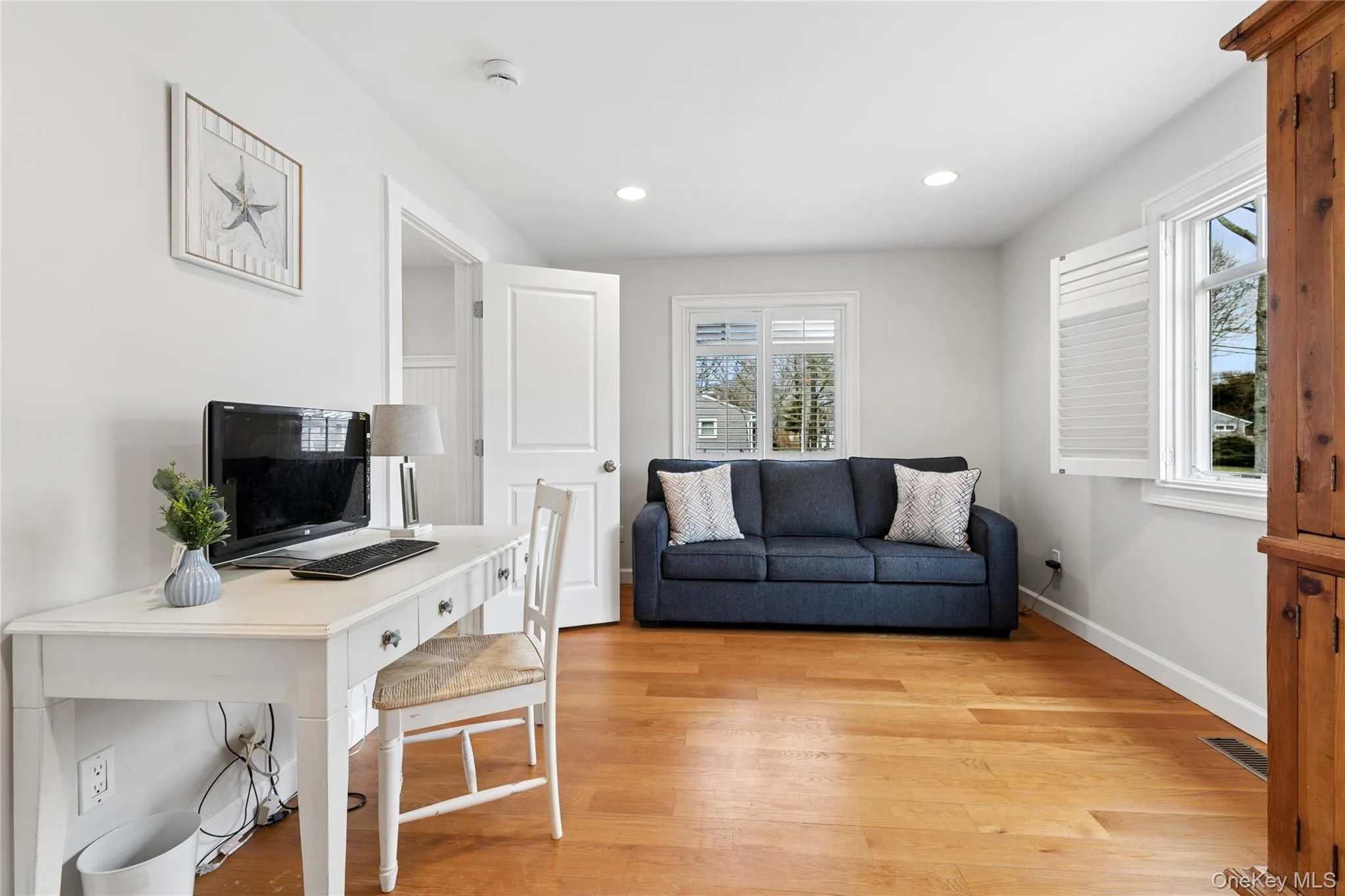 10 Foxboro Road, Southampton, NY, 4 Bedrooms Bedrooms, 11 Rooms Rooms,2 BathroomsBathrooms,Residential Lease,For Rent,Foxboro,0,974265 10 Foxboro Road, Southampton, NY, 4 Bedrooms Bedrooms, 11 Rooms Rooms,2 BathroomsBathrooms,Residential Lease,For Rent,Foxboro,0,974265