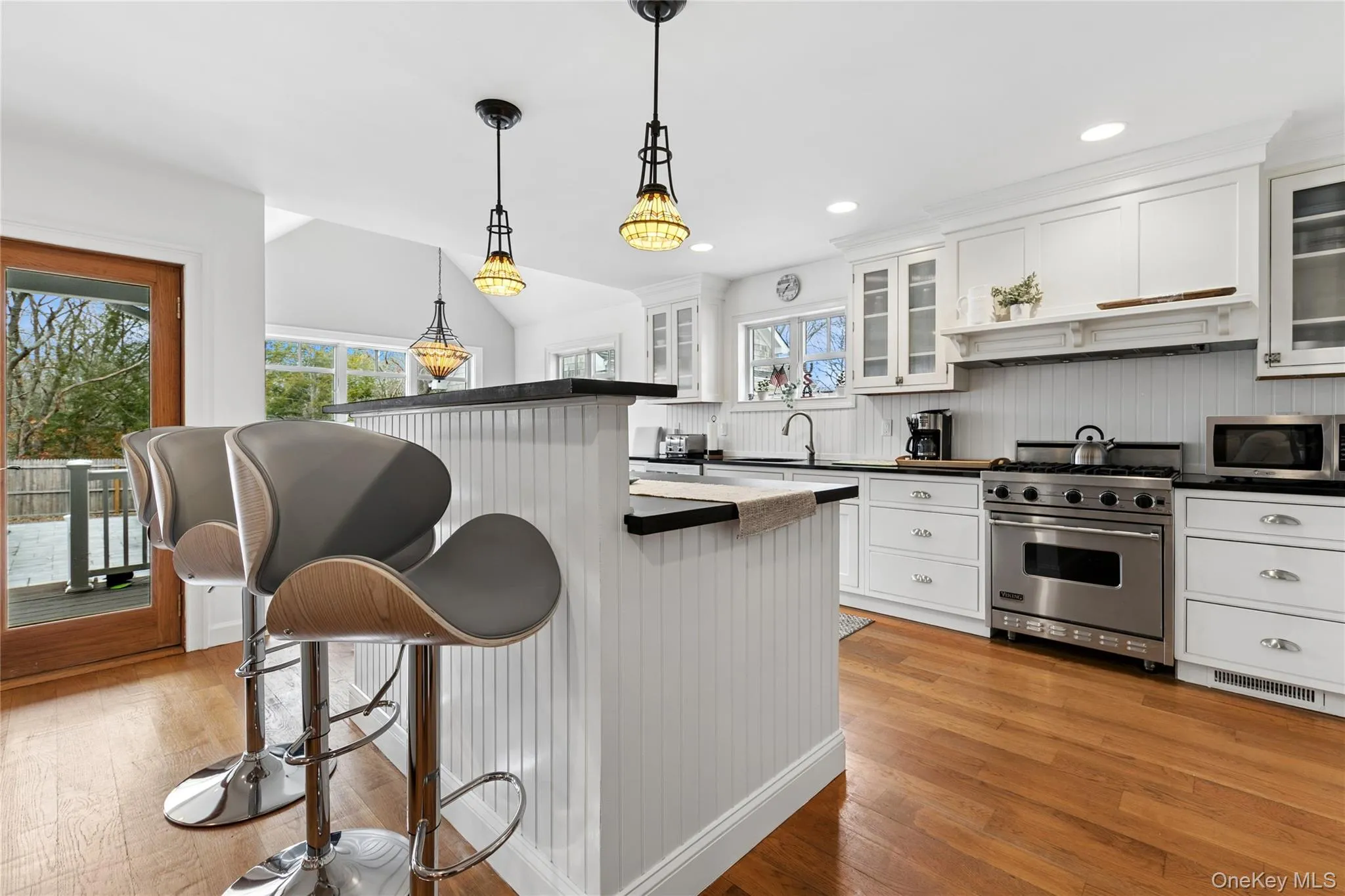 10 Foxboro Road, Southampton, NY, 4 Bedrooms Bedrooms, 11 Rooms Rooms,2 BathroomsBathrooms,Residential Lease,For Rent,Foxboro,0,974265 10 Foxboro Road, Southampton, NY, 4 Bedrooms Bedrooms, 11 Rooms Rooms,2 BathroomsBathrooms,Residential Lease,For Rent,Foxboro,0,974265