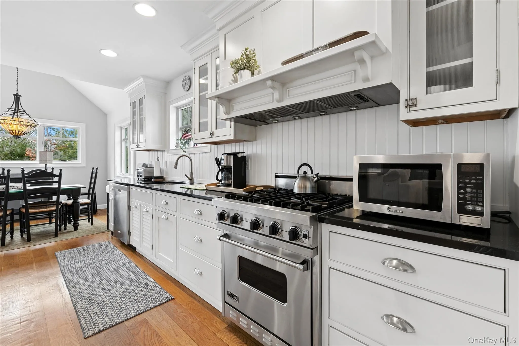 10 Foxboro Road, Southampton, NY, 4 Bedrooms Bedrooms, 11 Rooms Rooms,2 BathroomsBathrooms,Residential Lease,For Rent,Foxboro,0,974265 10 Foxboro Road, Southampton, NY, 4 Bedrooms Bedrooms, 11 Rooms Rooms,2 BathroomsBathrooms,Residential Lease,For Rent,Foxboro,0,974265