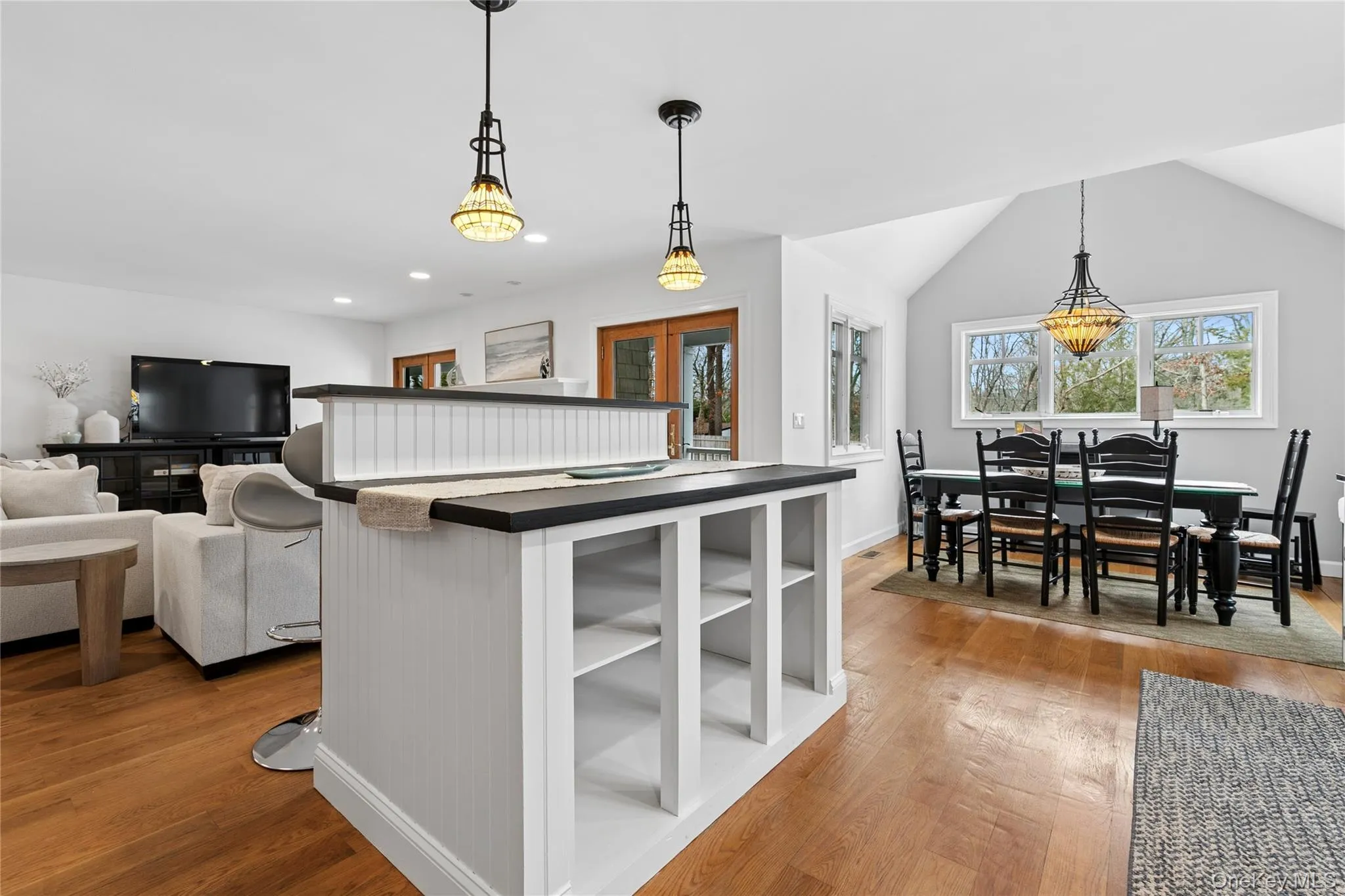 10 Foxboro Road, Southampton, NY, 4 Bedrooms Bedrooms, 11 Rooms Rooms,2 BathroomsBathrooms,Residential Lease,For Rent,Foxboro,0,974265 10 Foxboro Road, Southampton, NY, 4 Bedrooms Bedrooms, 11 Rooms Rooms,2 BathroomsBathrooms,Residential Lease,For Rent,Foxboro,0,974265