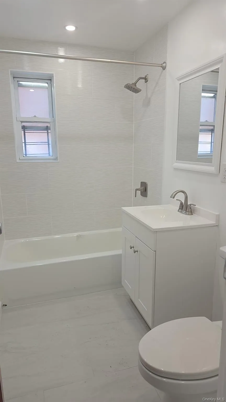1628 Allerton Avenue, New York, NY, 3 Bedrooms Bedrooms, 4 Rooms Rooms,1 BathroomBathrooms,Residential Lease,For Rent,Allerton,0,974285 1628 Allerton Avenue, New York, NY, 3 Bedrooms Bedrooms, 4 Rooms Rooms,1 BathroomBathrooms,Residential Lease,For Rent,Allerton,0,974285