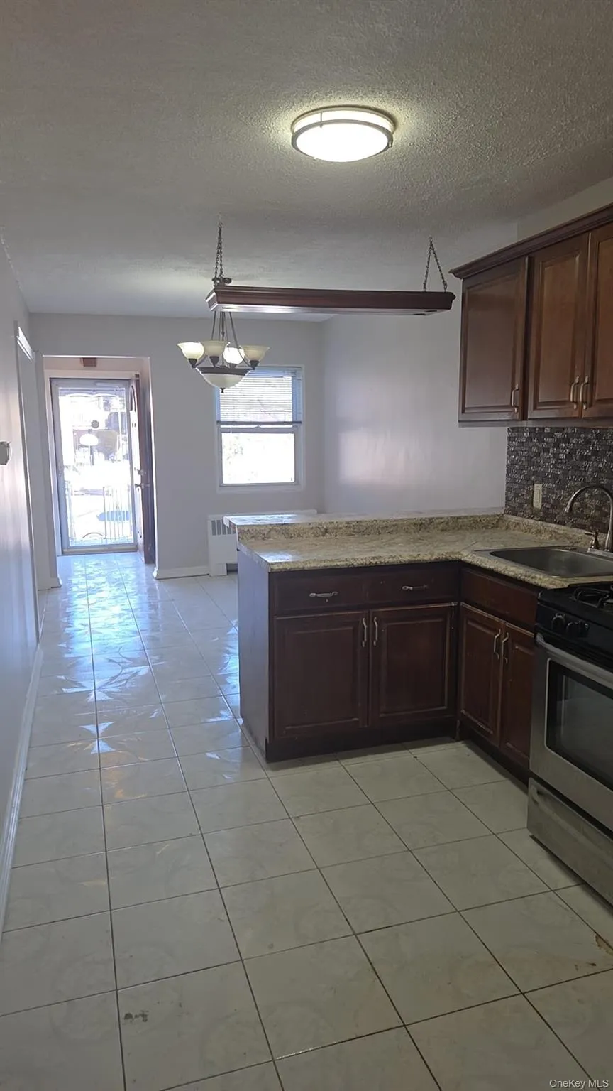 1628 Allerton Avenue, New York, NY, 3 Bedrooms Bedrooms, 4 Rooms Rooms,1 BathroomBathrooms,Residential Lease,For Rent,Allerton,0,974285 1628 Allerton Avenue, New York, NY, 3 Bedrooms Bedrooms, 4 Rooms Rooms,1 BathroomBathrooms,Residential Lease,For Rent,Allerton,0,974285