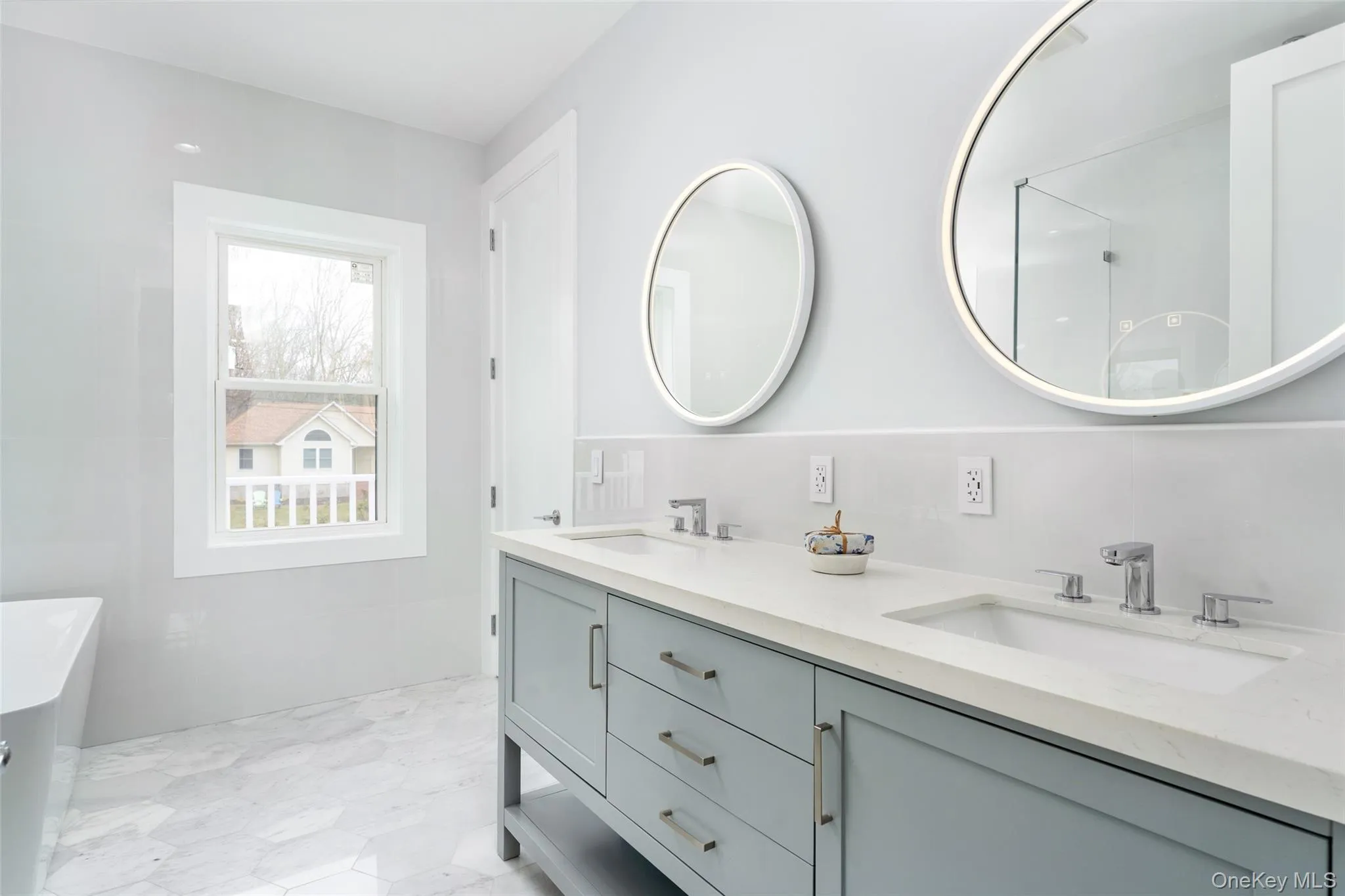 40 Waters Edge Road, Southampton, New York 11968