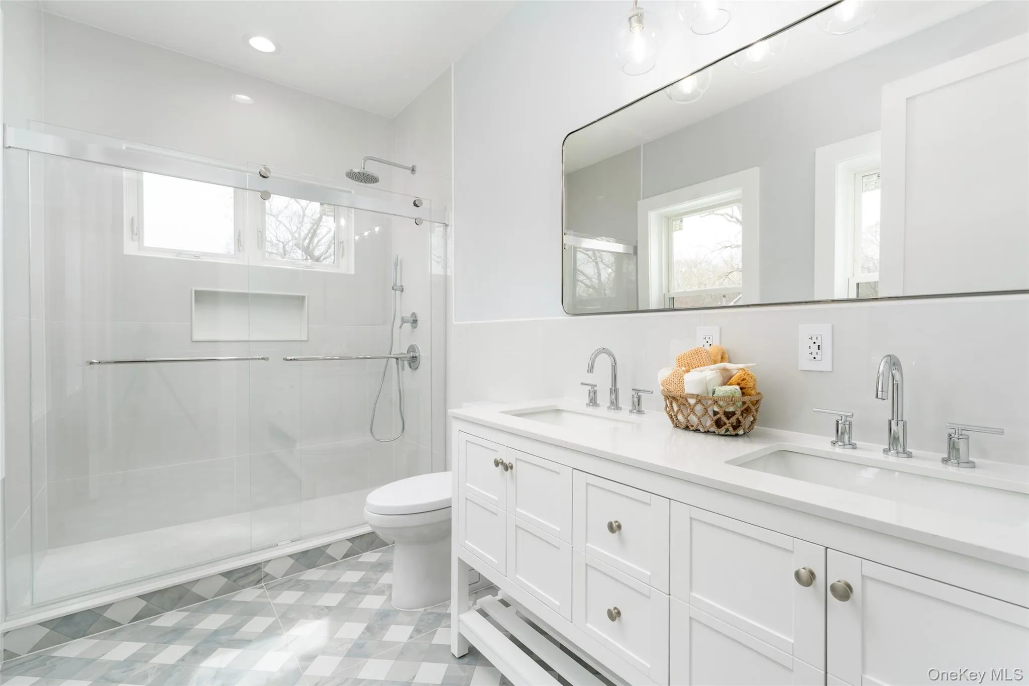 40 Waters Edge Road, Southampton, New York 11968