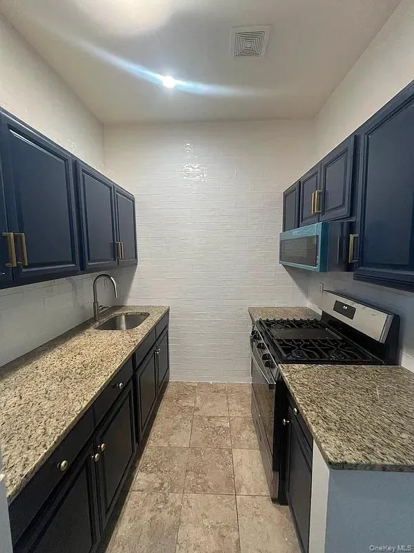 48 Weirfield Street, New York, NY, 3 Bedrooms Bedrooms, 5 Rooms Rooms,1 BathroomBathrooms,Residential Lease,For Rent,Weirfield,0,974306 48 Weirfield Street, New York, NY, 3 Bedrooms Bedrooms, 5 Rooms Rooms,1 BathroomBathrooms,Residential Lease,For Rent,Weirfield,0,974306