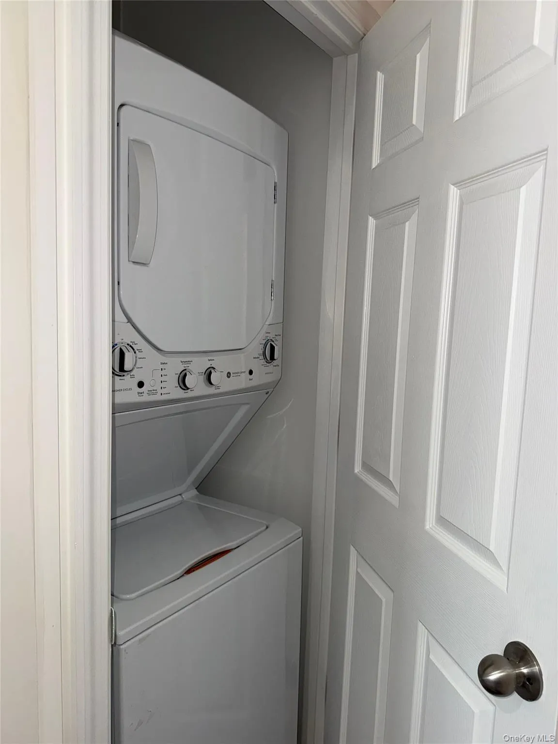 2414 Snyder Avenue, New York, NY, 2 Bedrooms Bedrooms, 5 Rooms Rooms,1 BathroomBathrooms,Residential Lease,For Rent,Snyder,0,974310 2414 Snyder Avenue, New York, NY, 2 Bedrooms Bedrooms, 5 Rooms Rooms,1 BathroomBathrooms,Residential Lease,For Rent,Snyder,0,974310