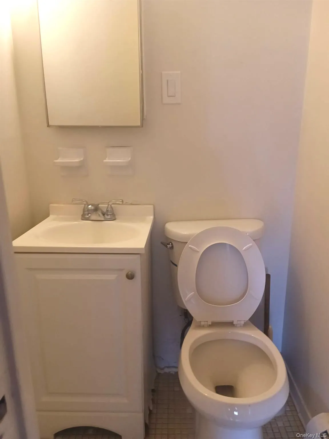 84-03 A Chapin Parkway, New York, NY, 3 Bedrooms Bedrooms, 6 Rooms Rooms,1 BathroomBathrooms,Residential Lease,For Rent,Chapin,0,974319 84-03 A Chapin Parkway, New York, NY, 3 Bedrooms Bedrooms, 6 Rooms Rooms,1 BathroomBathrooms,Residential Lease,For Rent,Chapin,0,974319