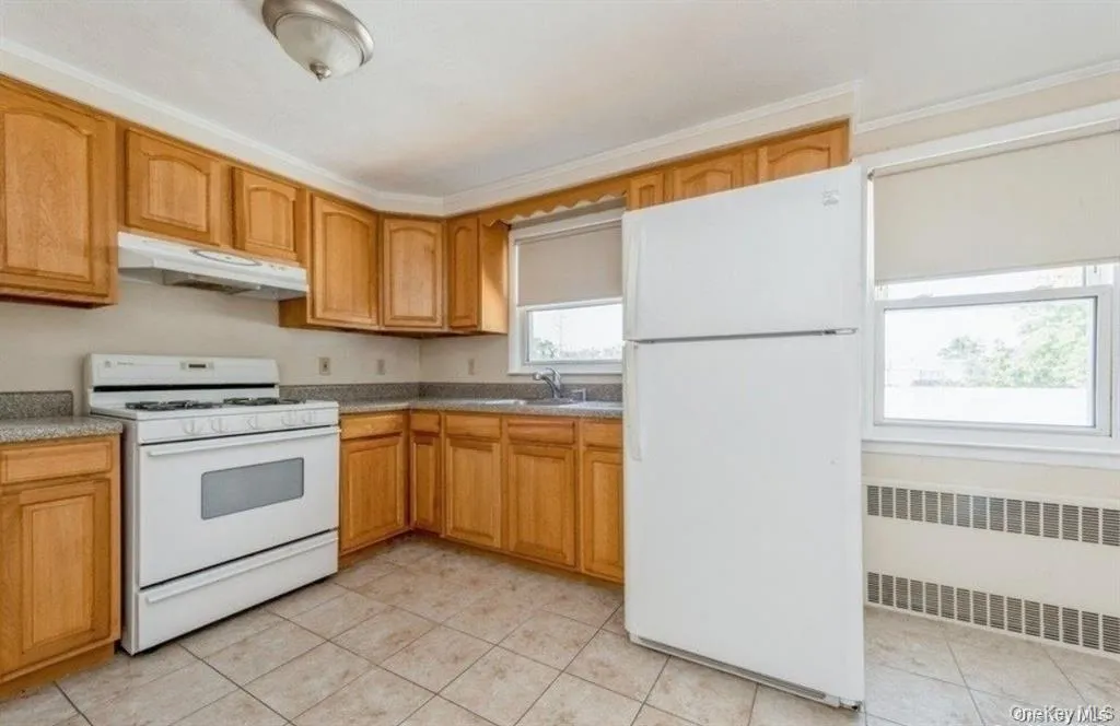 5 7th Street, Hempstead, NY, 2 Bedrooms Bedrooms, 4 Rooms Rooms,1 BathroomBathrooms,Residential Lease,For Rent,7th,0,974321 5 7th Street, Hempstead, NY, 2 Bedrooms Bedrooms, 4 Rooms Rooms,1 BathroomBathrooms,Residential Lease,For Rent,7th,0,974321