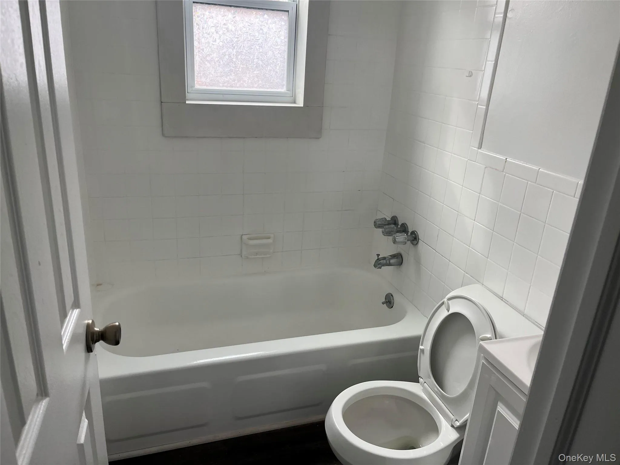 27 Rte 303, Clarkstown, NY, 1 Bedroom Bedrooms, 3 Rooms Rooms,1 BathroomBathrooms,Residential Lease,For Rent,Rte 303,0,974335 27 Rte 303, Clarkstown, NY, 1 Bedroom Bedrooms, 3 Rooms Rooms,1 BathroomBathrooms,Residential Lease,For Rent,Rte 303,0,974335