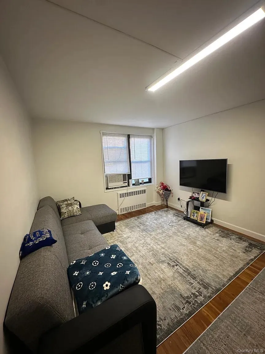 150-20 71st Avenue, New York, NY, 1 Bedroom Bedrooms, 5 Rooms Rooms,1 BathroomBathrooms,Residential Lease,For Rent,71st,0,974344 150-20 71st Avenue, New York, NY, 1 Bedroom Bedrooms, 5 Rooms Rooms,1 BathroomBathrooms,Residential Lease,For Rent,71st,0,974344