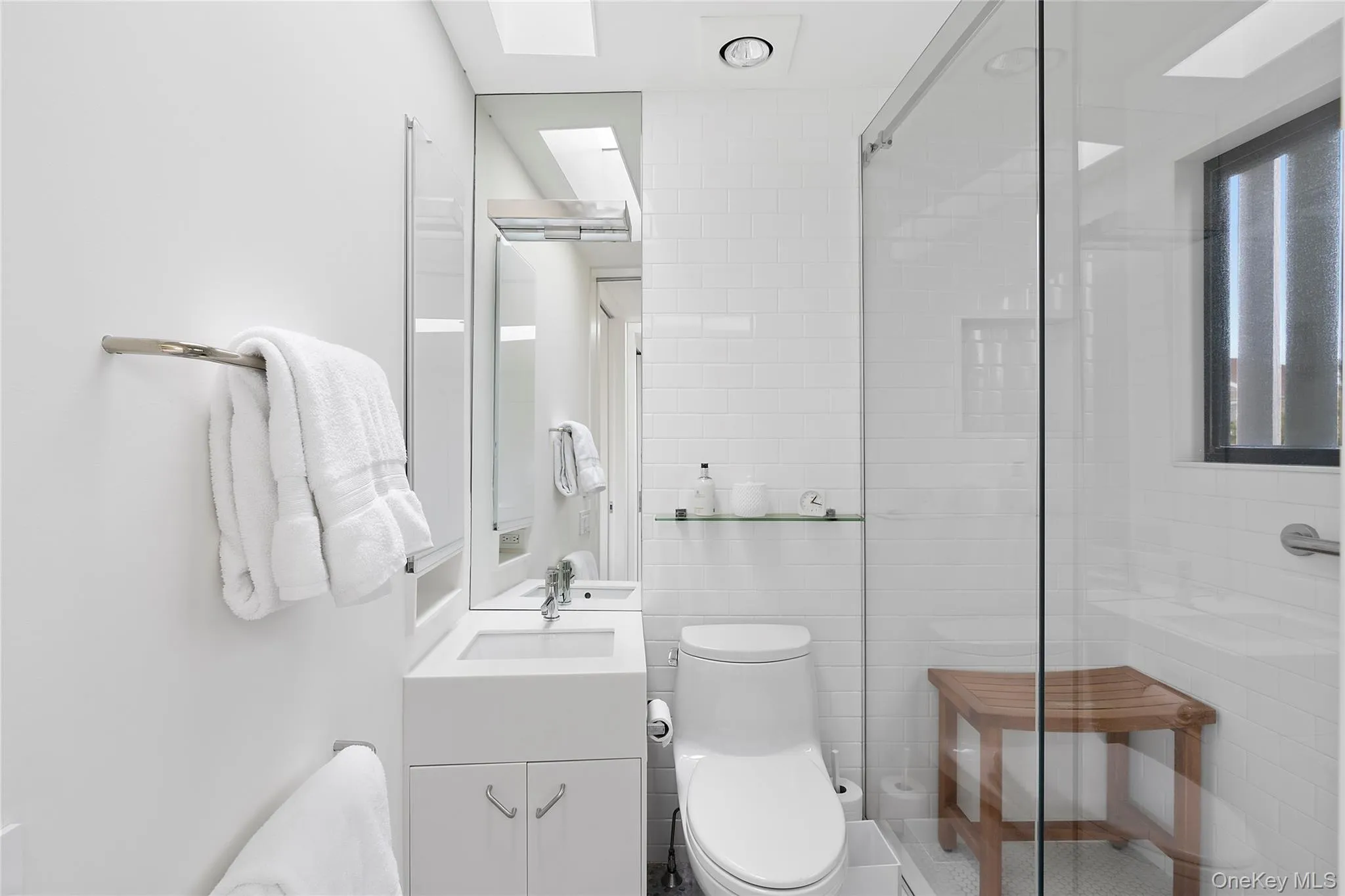9 Ocean Lane, East Hampton, NY, 2 Bedrooms Bedrooms, 3 Rooms Rooms,1 BathroomBathrooms,Residential,For Rent,Ocean,0,KEY974378 9 Ocean Lane, East Hampton, NY, 2 Bedrooms Bedrooms, 3 Rooms Rooms,1 BathroomBathrooms,Residential,For Rent,Ocean,0,KEY974378