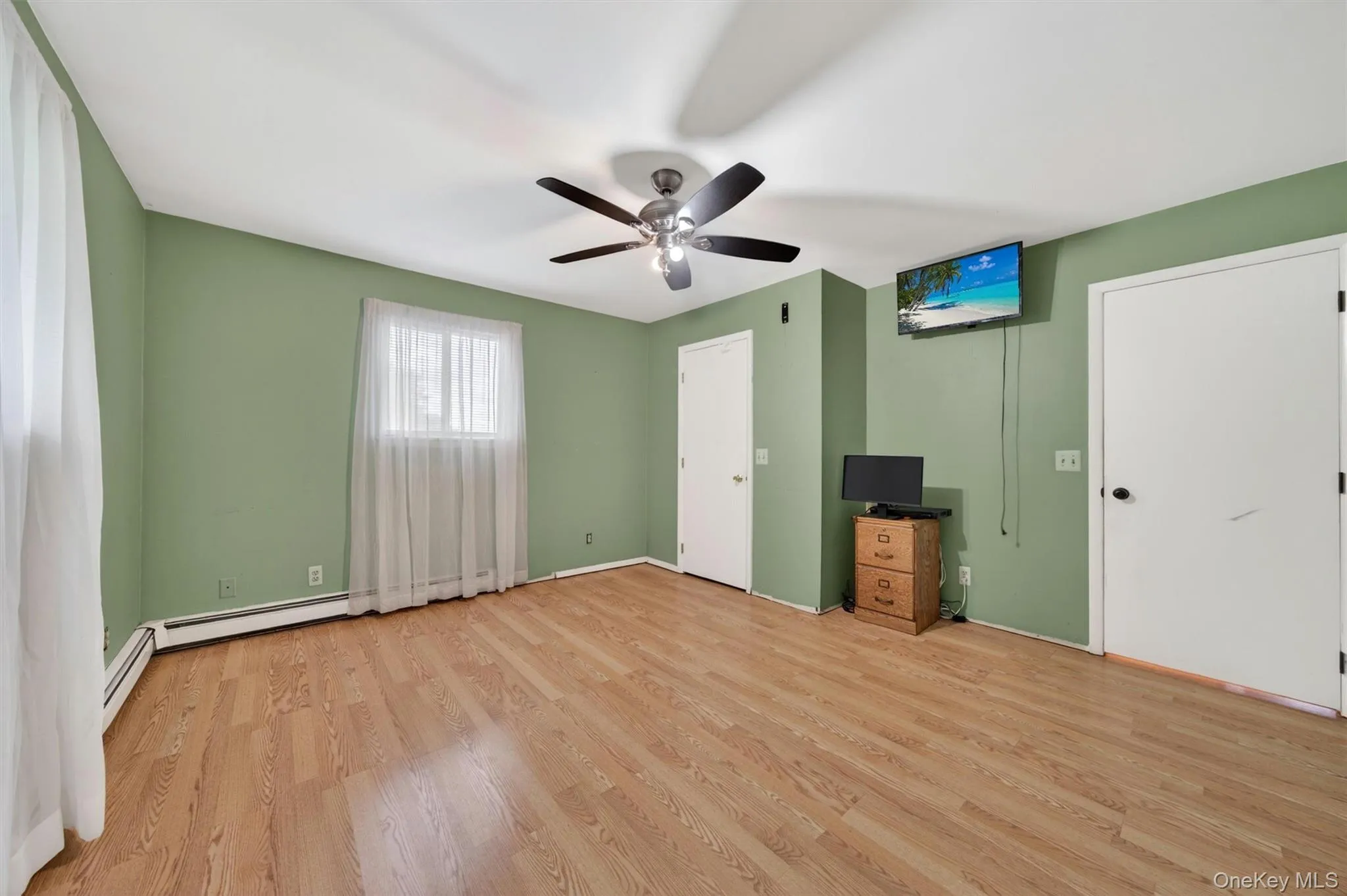 76 Maureen Drive, Middletown, NY, 3 Bedrooms Bedrooms, 9 Rooms Rooms,1 BathroomBathrooms,Residential,For Rent,Maureen,0,974391 76 Maureen Drive, Middletown, NY, 3 Bedrooms Bedrooms, 9 Rooms Rooms,1 BathroomBathrooms,Residential,For Rent,Maureen,0,974391
